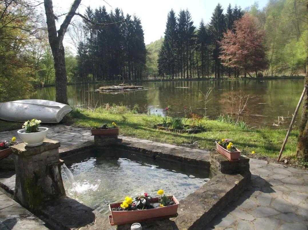 Propriete Bordee D'Etangs, Propice A La Detente Florenville Exteriör bild